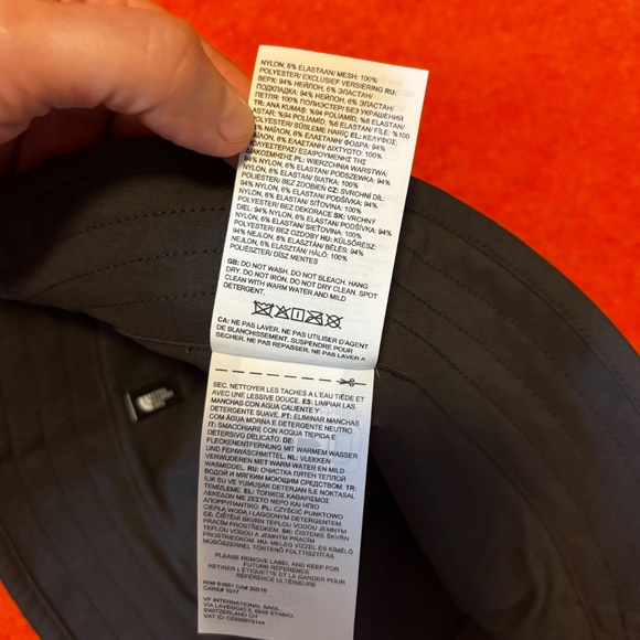 The North Face unisex black and gray mesh pocket reversible bucket hat NWT - Picture 11 of 14